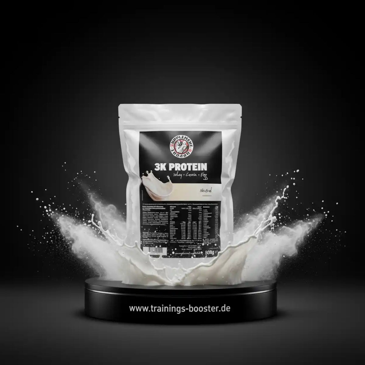 Supplement Support 3K Protein 500g Beutel in einer dynamischen Milchspritzer-Inszenierung
