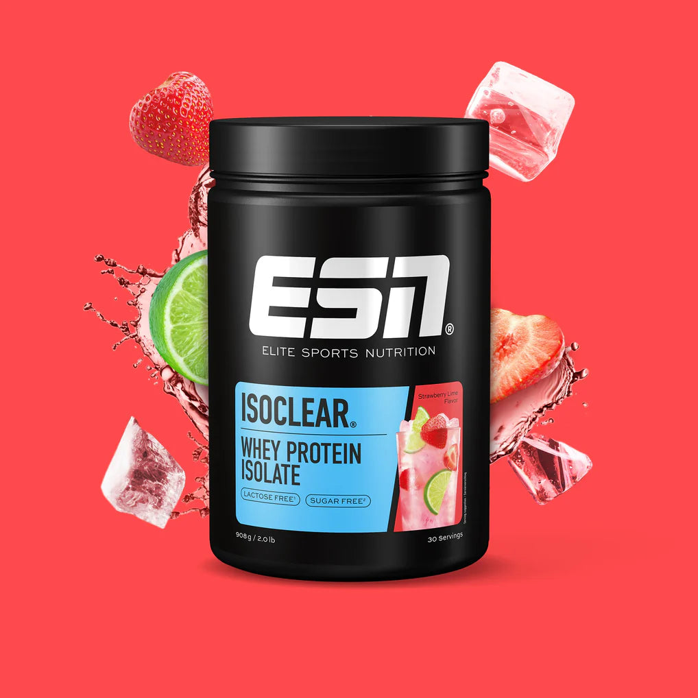 ESN ISOCLEAR Whey Protein Isolate 908g in Erdbeere-Limette mit frischen Früchten und Eiswürfeln