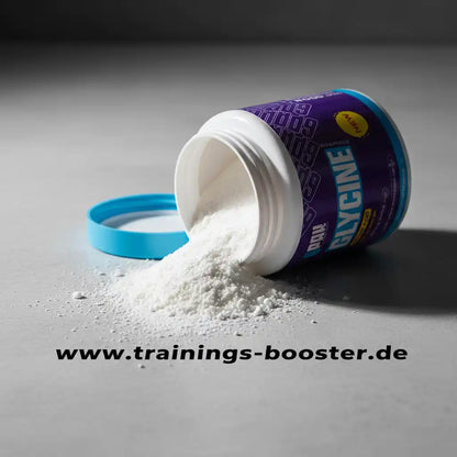 Glycin Pulver aus Dose, Sportnahrung und Booster für Training, weißes Pulver auf grauem Hintergrund