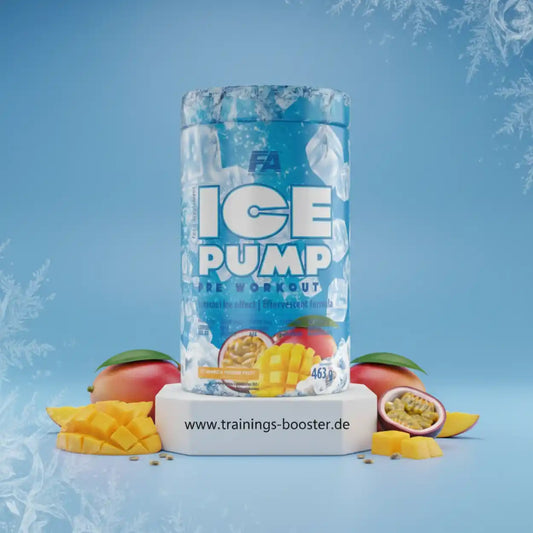 ICE Pump Pre-Workout Dose vor blauem Hintergrund mit Mango und Passionsfrucht