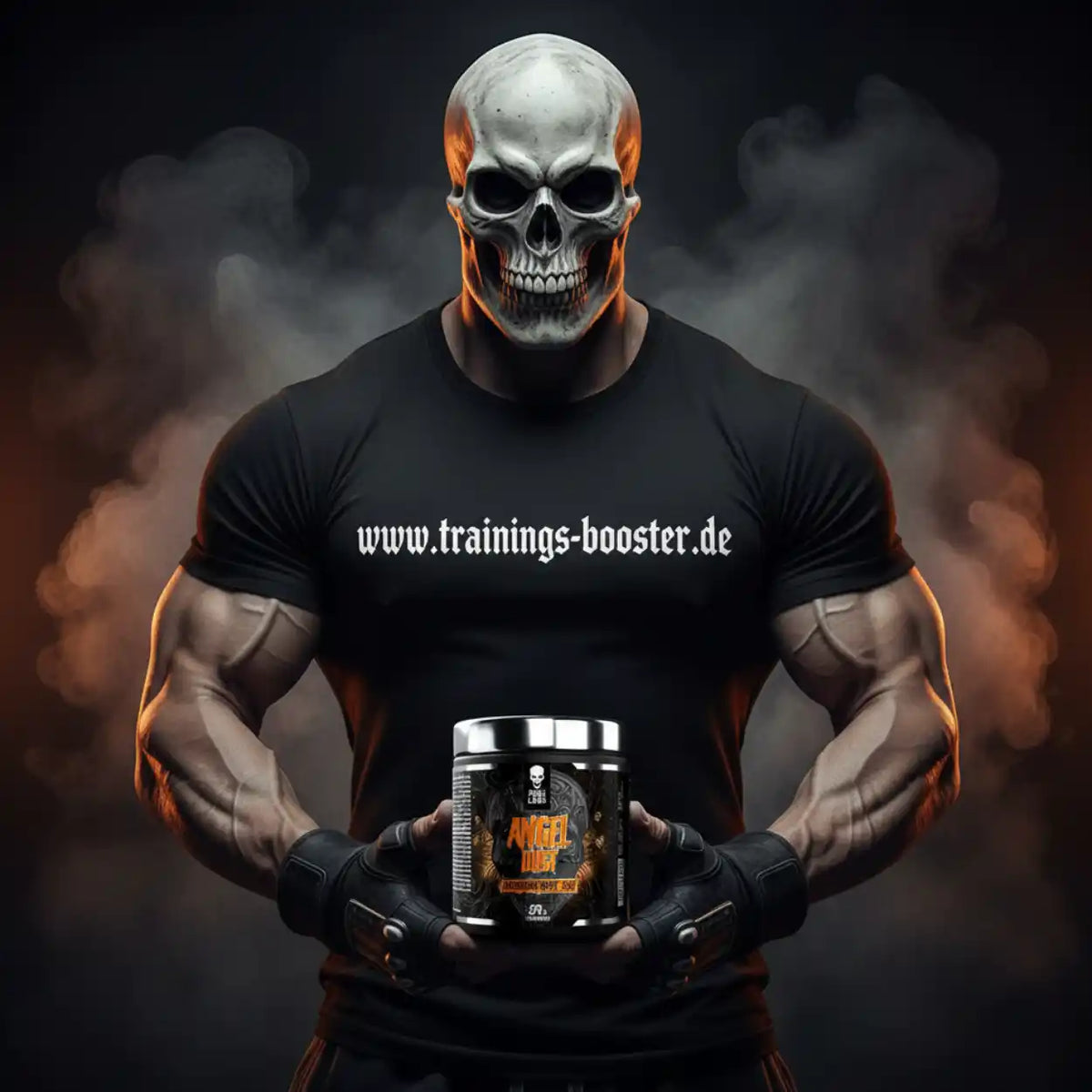 Muskelbepackte Figur mit Totenkopfmaske hält Pre-Workout Booster, Fitnessernährung, rauchiger Hintergrund.